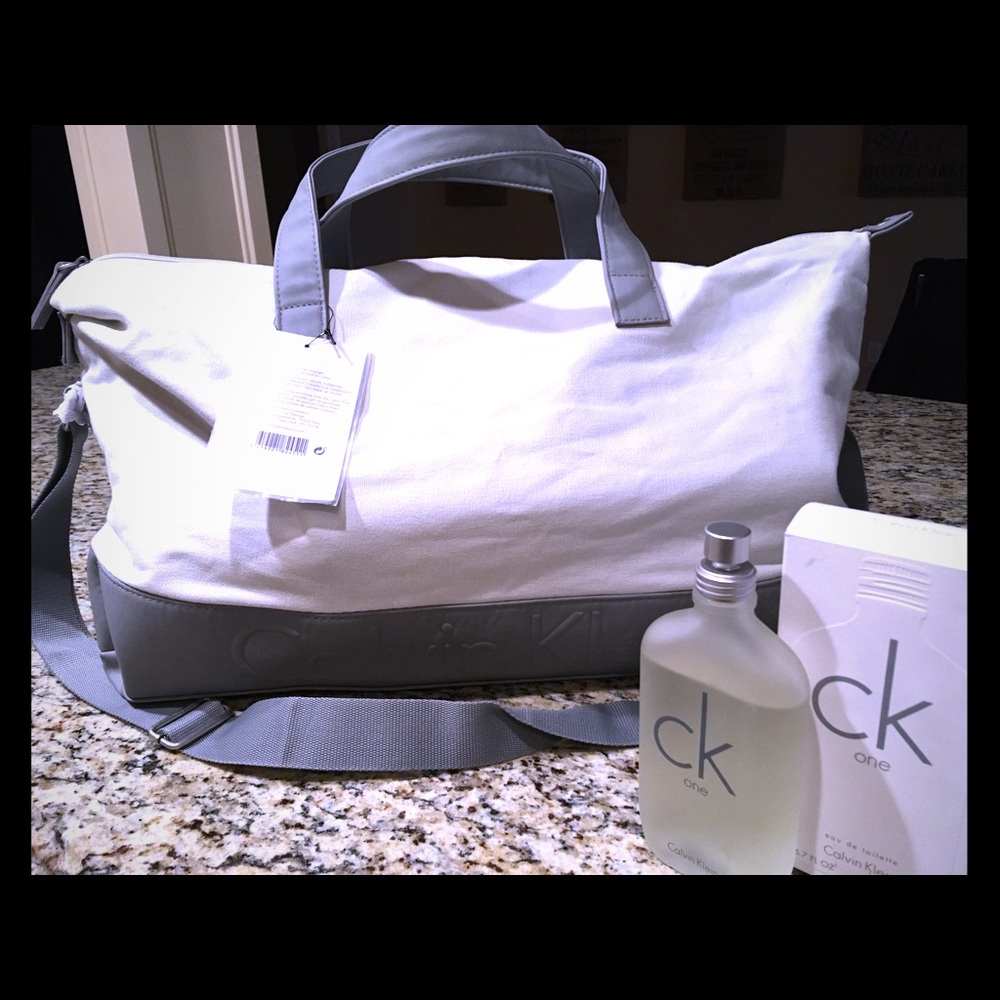 Travel bag new with tag
